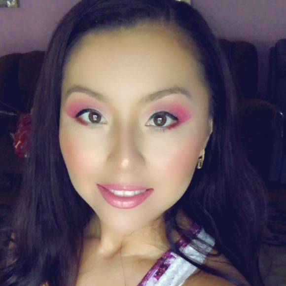 Meet your Posher, Ingrid - Picture 4 of 4